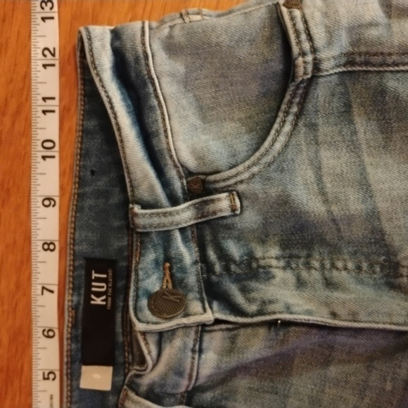 Kut from the kloth Kelsey high rise flare size 0 jeans. Great fit and style. - Picture 6 of 12